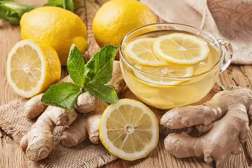tres recetas para prepara el te de limón con jengibre, miel y ajo