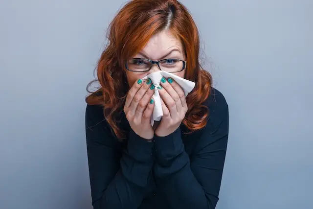 Cuales son las causas de la alergia al polvo y qué hacer