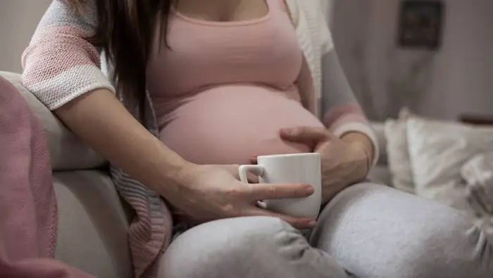 ¿ Las embarazadas pueden tomar café u otras bebidas con cafeína ?
